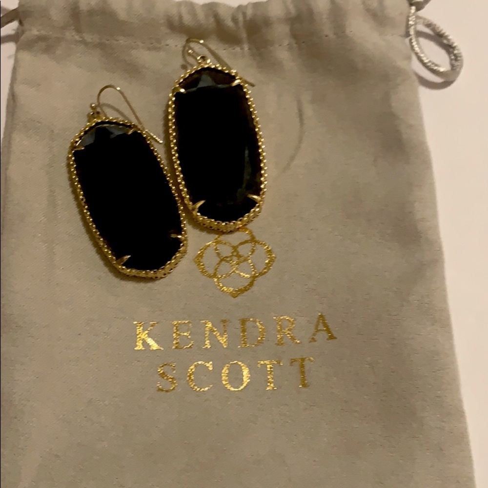 Kendra Scott Earnings